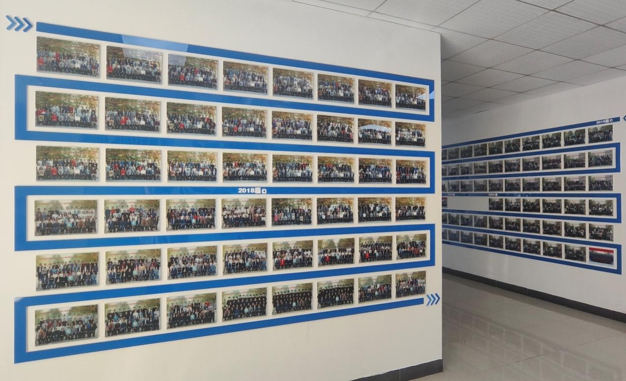 精心展示半岛电子怎么用历届毕业班级合